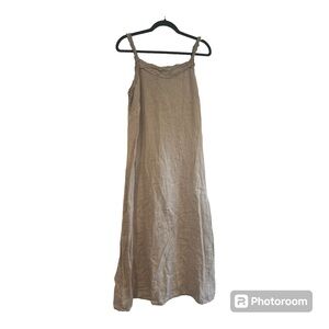 100% Linen Relaxed Francesca Bettini sundress. Narrow Ruffled edge and straps. L